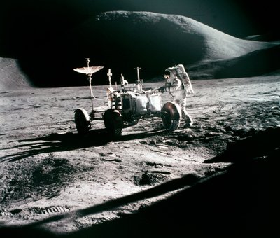 Voo espacial tripulado, EUA, astronauta da Apollo 15 Apollo 15 James Irwin, com o Lunar Rover de Unbekannt
