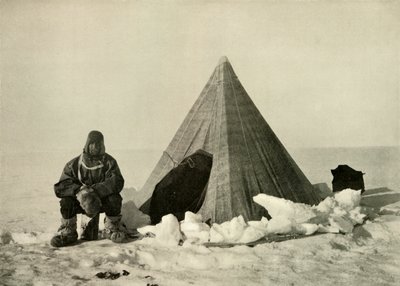Marshall Outside a Tent, no acampamento, c1908, 1909. de Unbekannt