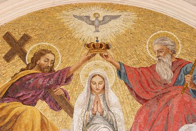 A coroação de Maria . Basílica de Fátima, Fátima, Portugal de Unbekannt