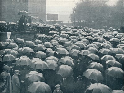 Reunião de homens de negócios de Londres em Tower Hill, realizada após o naufrágio do Lusitania, c.1915 de Unbekannt