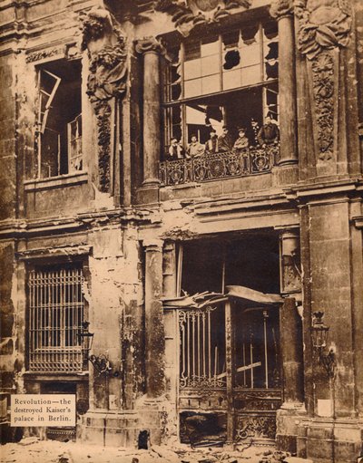Membros da Divisão Marinha dos Povos na Varanda do Palácio da Cidade, dezembro de 1918, 1918, 193 de Unbekannt