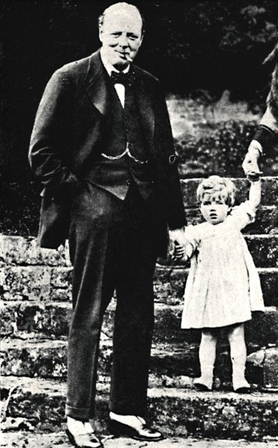 Sr. Churchill com sua filha, 1924, 1945. de Unbekannt