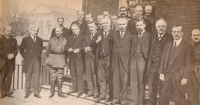 Sr. Lloyd George, Primeiro Ministro, e alguns de seus colegas em 1917, c1917, 1935 de Unbekannt