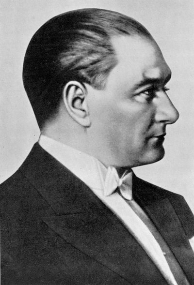 Veja o perfil completo de Mustafa Kemal de Unbekannt