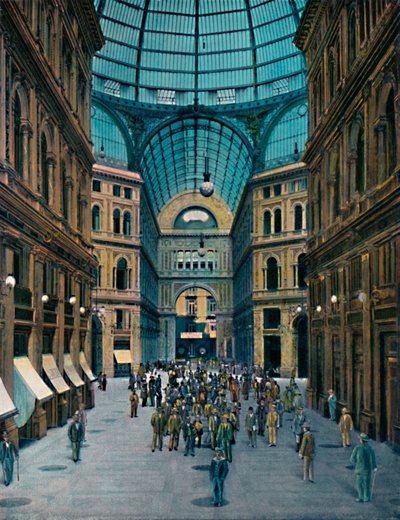 Nápoles - Galeria interior Umberto I, Interior da Galeria Umberto I, c1900. de Unbekannt