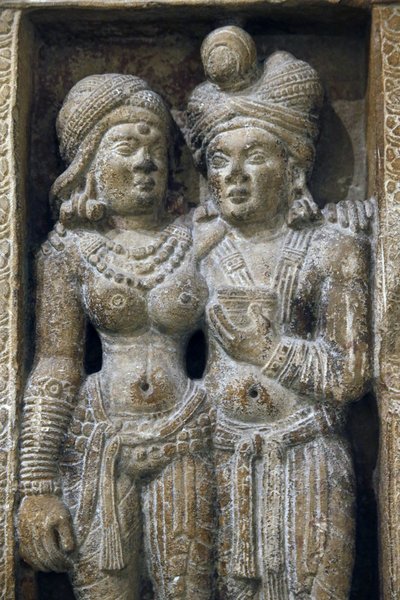 Museu Nacional da Índia, Nova Deli. Um casal amoroso. Sunga. Século II. Amin, Haryana. Pedra. Detalhe. Índia. de Unbekannt