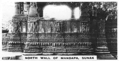 Parede norte de Mandapa, Sunak, Índia, c1925 de Unbekannt