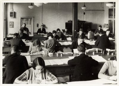 Trabalhadores de escritório, c 1930 de Unbekannt