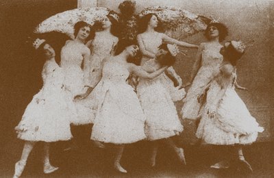 Olga Preobrajenskaya como Odette com cisnes no lago Ballet Swan de Unbekannt