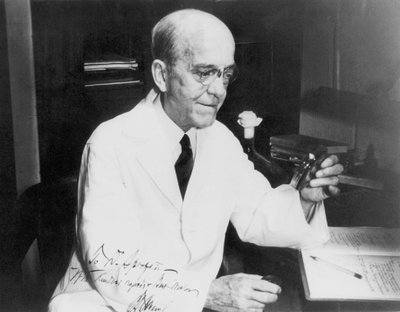 Oswald Theodore Avery, bacteriologista americano e biólogo molecular nascido no Canadá de Unbekannt