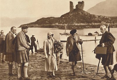 Over the Sea to Skye - desembarque em Skye a partir do iate Golden Hind, 1933 1937 de Unbekannt