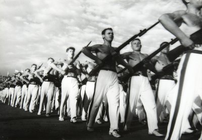 Desfile dos Jovens Comunistas, Moscou, URSS, década de 1930 de Unbekannt