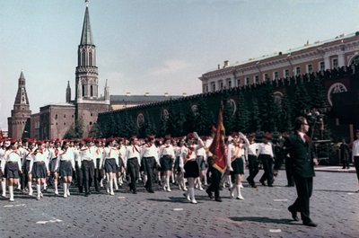 Desfile dos Jovens Pioneiros, Praça Vermelha, Moscou, 1972 de Unbekannt
