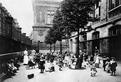 Fotografia de crianças na escola durante a Comuna de Paris, 1871 de Unbekannt