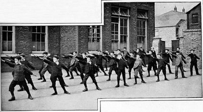 Exercício físico em uma escola de Londres, c1900 1901 de Unbekannt