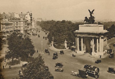 Piccadilly e a Quadriga do Monte Constitution, c1935. de Unbekannt