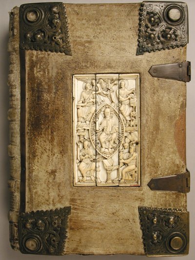 Placa com Cristo em Majestade e os Quatro Evangelistas, 1000-1100. de Unbekannt