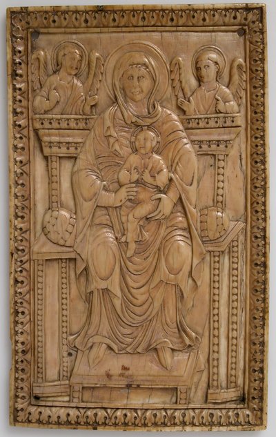 Placa com a Virgem Entronizada e o Menino, Carolíngia, 850-875. de Unbekannt