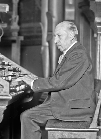 Retrato do organista e compositor Charles-Marie Widor 1844-1937, 1927. de Unbekannt