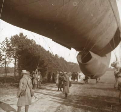 Levantamento de um balão de observação, Somme, norte da França, 1916 de Unbekannt
