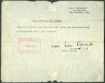 Recibo de uma ex-espada japonesa, HMS Venerable, Singapura, 1946 de Unbekannt