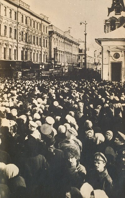 Multidões revolucionárias em Tverskaya, Moscou, Rússia, c1905-c1917 de Unbekannt