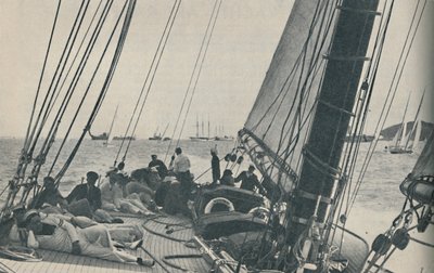 Os maiores iates de corrida britânicos competem durante a Semana Cowes, 1937 de Unbekannt