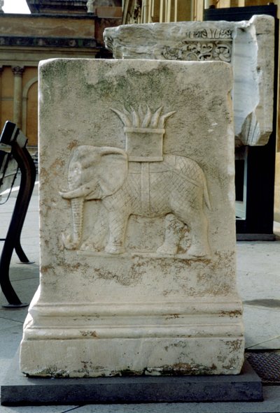 Relevo romano de um elefante de Unbekannt