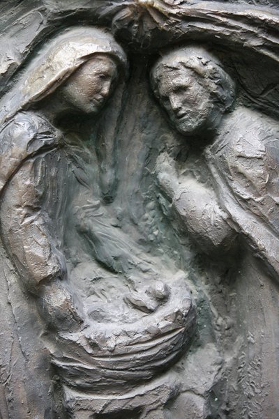 Igreja de Saint-Pierre de Montmartre : escultura de porta Notre Dame : Natividade, Paris, França de Unbekannt