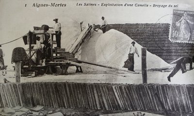 Saltworks, Camargue, Aigues-Mortes, Provença, França (foto a p/b) de Unbekannt