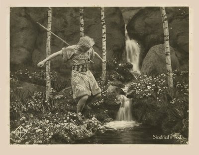 Cena do filme Die Nibelungen: Siegfried de Fritz Lang, 1924. de Unbekannt