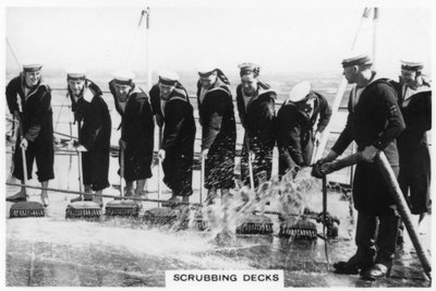 Esfregando o convés a bordo do HMS Nelson, 1937 de Unbekannt