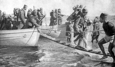 Soldados senegaleses que embarcam na costa egípcia, Primeira Guerra Mundial, 1915 de Unbekannt