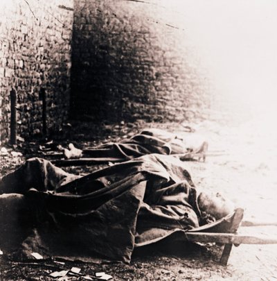Soldados em macas, c1914-c1918 de Unbekannt