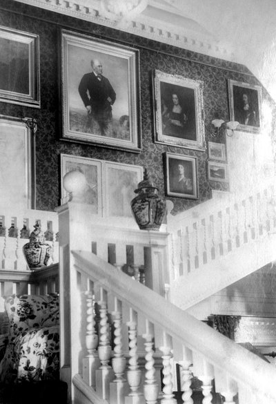 Escadaria decorada com pinturas, c1882 de Unbekannt
