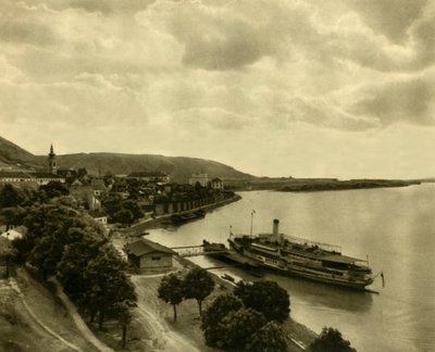 Barco a vapor no Danúbio em Hainburg, Baixa Áustria, c1935. de Unbekannt