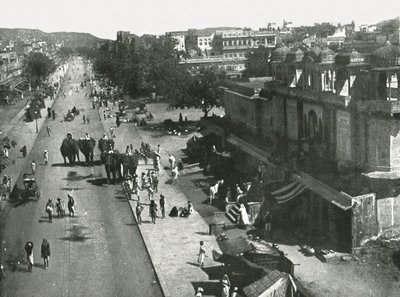 Cena de rua na cidade de Jaipur, Índia, 1895. de Unbekannt