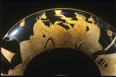 Cena do simpósio sobre a figura vermelha do sótão Kylix, taça de vinho, século V a.C. de Unbekannt