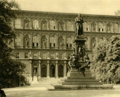 A Academia de Belas Artes e Schiller Monument, Viena, Áustria, c1935. de Unbekannt