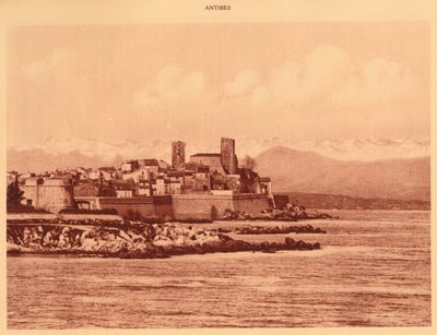Os Alpes Ridge e Antibes, 1930. de Unbekannt