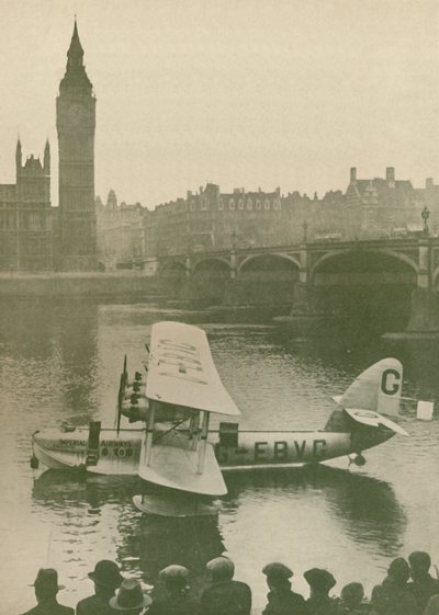 O barco voador de Calcutá atracado no Tamisa, em frente às Casas do Parlamento, 1927 de Unbekannt