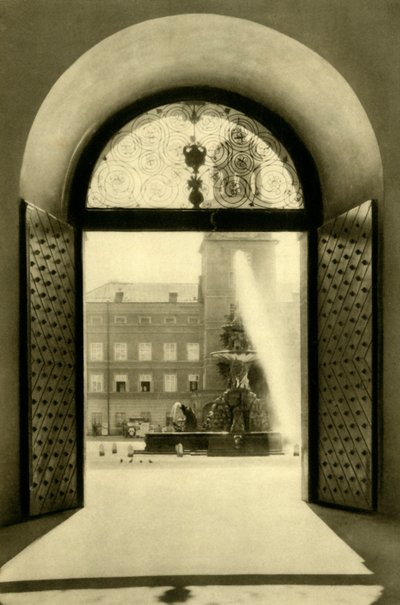 A torre do carrilhão e a fonte da residência, Salzburgo, Áustria, c1935. de Unbekannt