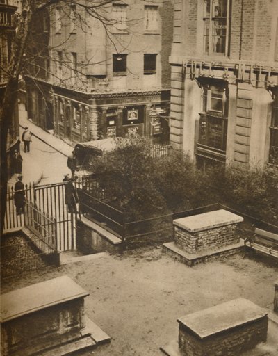 The Coopers Arms do cemitério de St. Olaves, Silver Street, c1935. de Unbekannt