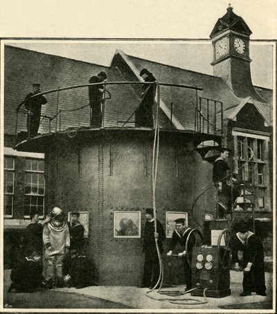 O tanque de mergulho em Portsmouth, onde os mergulhadores são treinados, 1901. de Unbekannt