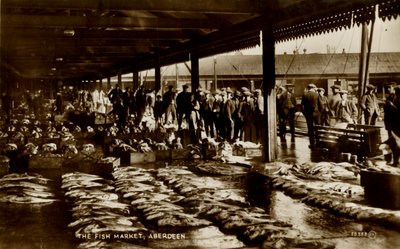 O mercado de peixe, Aberdeen, final do século XIX e início do século XX. de Unbekannt