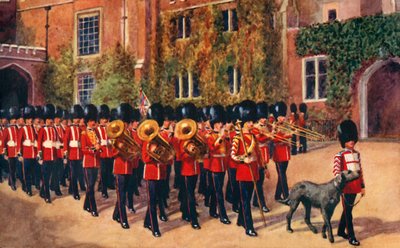 Os guardas irlandeses saindo do St. James Palace após a troca de guarda, 1933. de Unbekannt