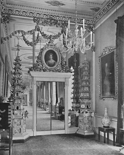 O corredor principal, Palácio de Buckingham, South End, 1939 de Unbekannt