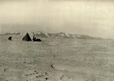 A Cordilheira Queen Alexandra Fotografada no caminho pela Geleira, c1908, 1909 de Unbekannt