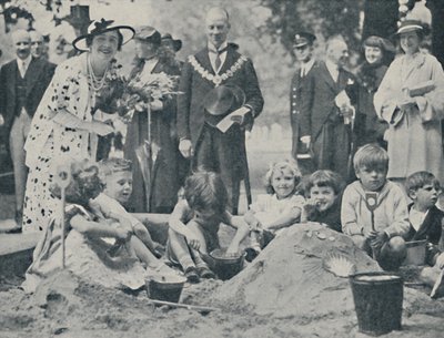 A rainha abre um parque infantil, 1936, 1937. de Unbekannt