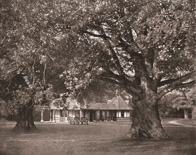 A sala de chá do Queens, Frogmore, Berkshire, 1894. de Unbekannt